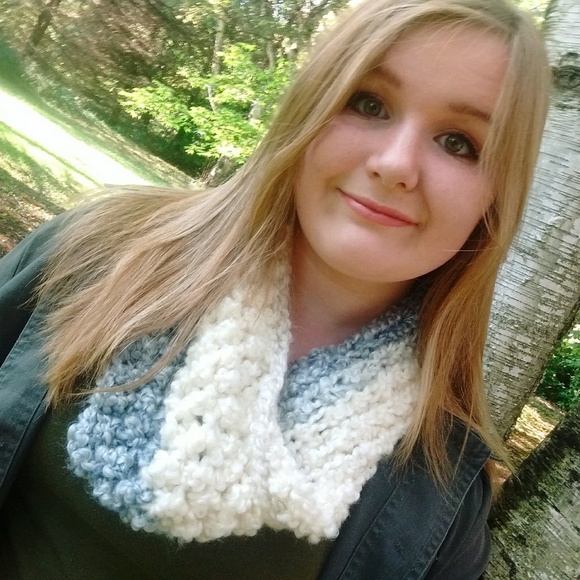 Kristen 🫶 - Picture 4 of 4